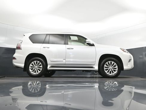 Used 2015 Lexus GX 460 w/ Premium Package AWD/4WD image 43