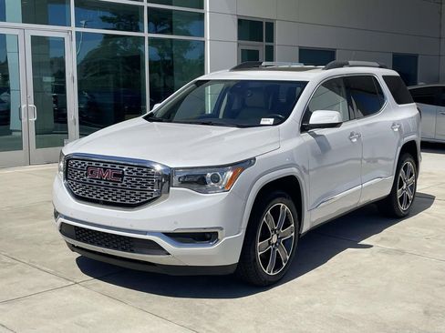 Used 2019 GMC Acadia Denali w/ Technology Package AWD/4WD image 1