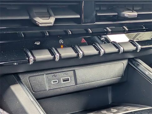 New 2025 GMC Canyon Elevation w/ Convenience Package image 21