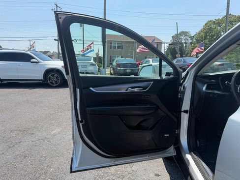 Used 2019 Cadillac XT5 Premium Luxury AWD/4WD image 9