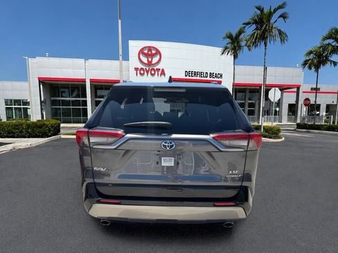 Used 2024 Toyota RAV4 XSE AWD/4WD image 8