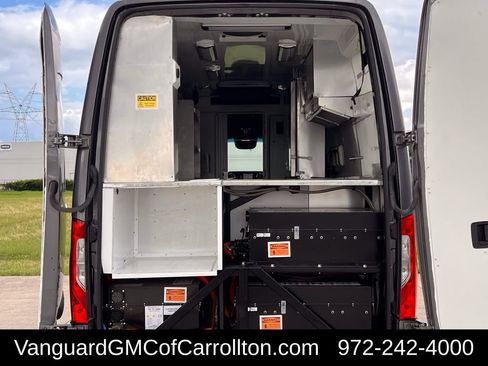 Used 2021 Mercedes-Benz Sprinter 4500 image 29