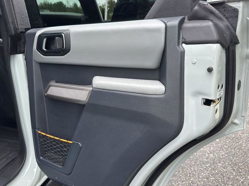 Used 2023 Ford Bronco Badlands image 13