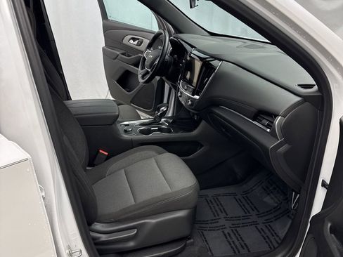 Used 2023 Chevrolet Traverse LT image 25