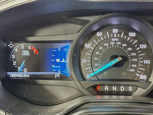 Used 2019 Ford Fusion SE FWD image 12