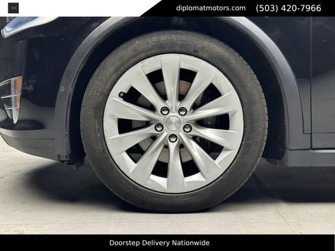 Used 2018 Tesla Model X 75D image 39