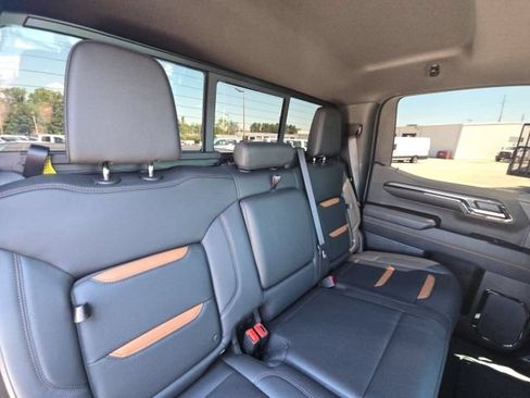 Used 2024 GMC Sierra 1500 AT4 w/ Technology Package AWD/4WD image 14