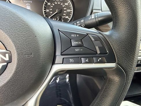 Used 2024 Nissan Altima 2.5 SV FWD image 34