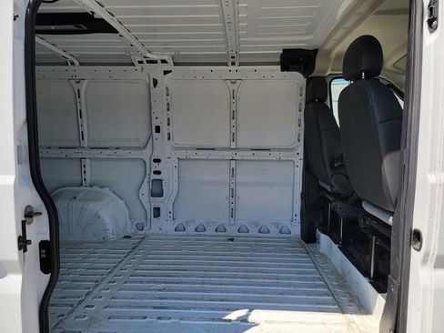 Used 2025 RAM ProMaster 2500 w/ Convenience Group FWD image 15