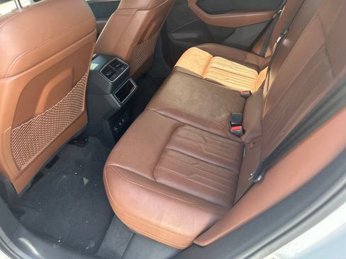 Used 2019 Audi e-tron Prestige w/ Prestige Package AWD/4WD image 15