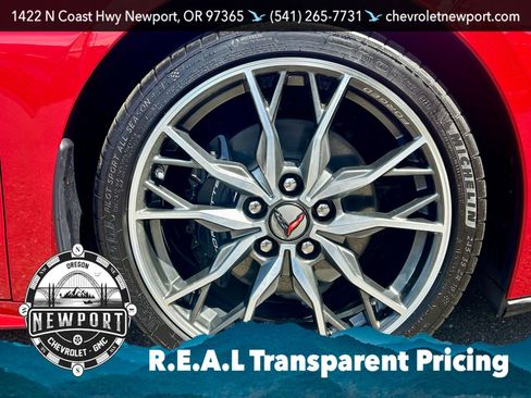 Used 2024 Chevrolet Corvette Stingray Coupe RWD image 9