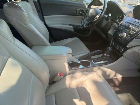 Used 2017 Acura ILX FWD image 11