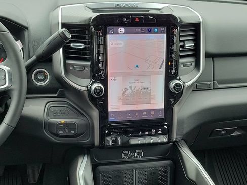 New 2026 RAM 2500 Big Horn AWD/4WD image 22