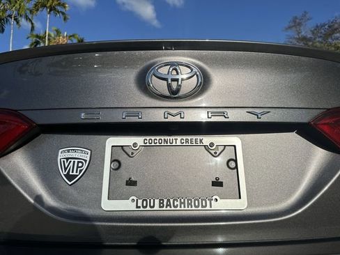 Used 2019 Toyota Camry SE image 13