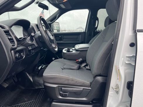 Used 2024 RAM 3500 Tradesman w/ Chrome Appearance Group image 10