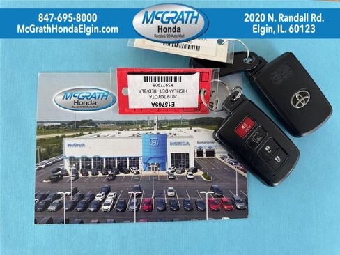 Used 2019 Toyota Highlander XLE image 1