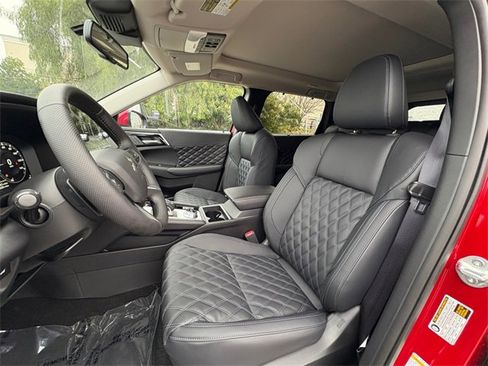 New 2025 Mitsubishi Outlander SEL image 13