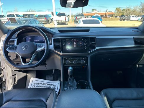 Used 2020 Volkswagen Atlas Cross Sport SEL Premium image 13