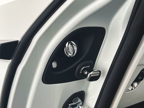 New 2025 Rolls-Royce Spectre Black Badge w/ Leather Finishing Pack image 31