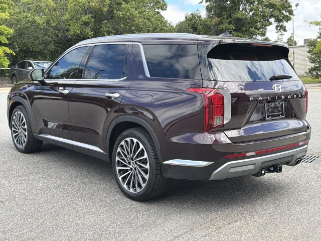 Used 2025 Hyundai Palisade Limited FWD image 11