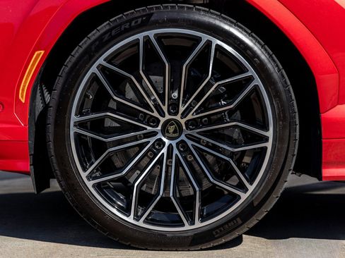 Used 2026 Lamborghini Urus SE image 13