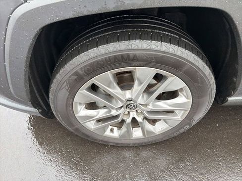 Used 2020 Toyota RAV4 XLE Premium image 26