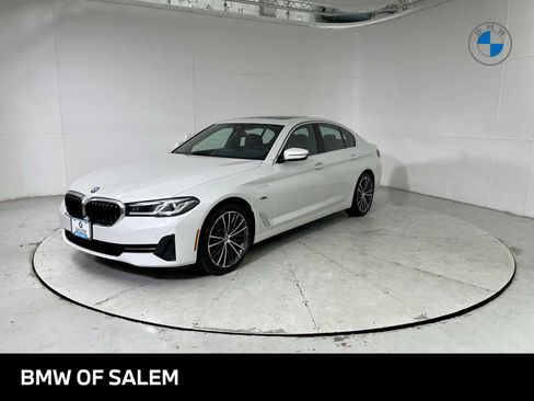 Used 2023 BMW 530e xDrive w/ Premium Package AWD/4WD image 1