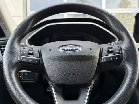 Used 2022 Ford Escape SE image 25