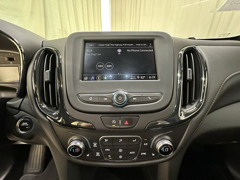 Used 2023 Chevrolet Equinox RS AWD/4WD image 29