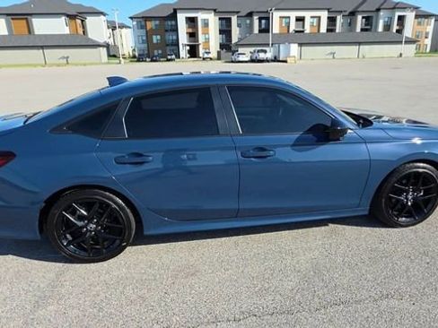 Used 2025 Honda Civic Sport image 2