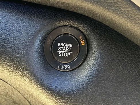 Used 2018 Jeep Cherokee Latitude Plus image 28