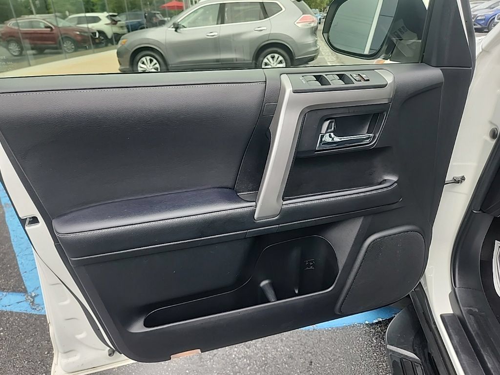 Used 2024 Toyota 4Runner SR5 Premium w/ Moonroof Package AWD/4WD image 11