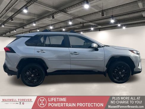 Used 2024 Toyota RAV4 SE image 17