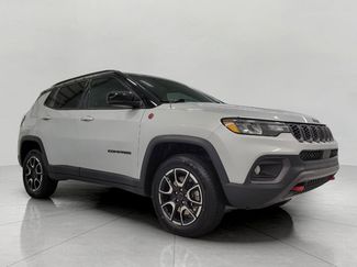 Used 2025 Jeep Compass Trailhawk AWD/4WD video 1
