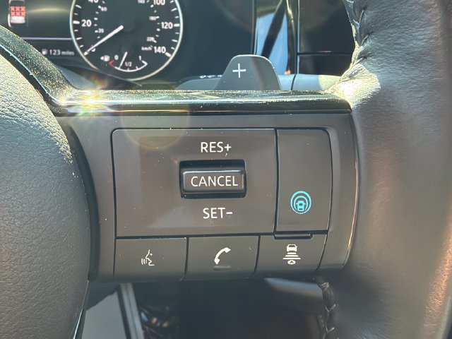 Used 2023 Nissan Pathfinder SL AWD/4WD image 22