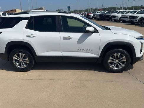 Used 2025 Chevrolet Equinox LT w/ Convenience Package II FWD image 2