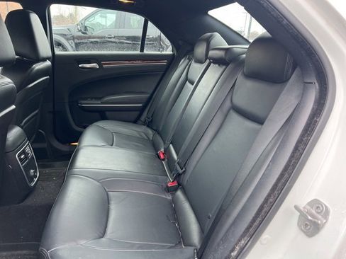 Used 2014 Chrysler 300 AWD w/ Driver Convenience Group image 16