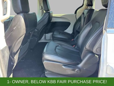 Used 2024 Chrysler Pacifica Limited FWD image 10