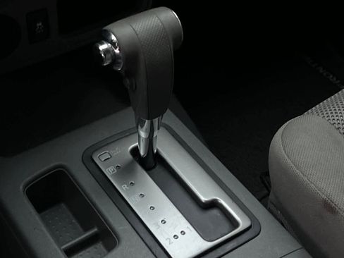 Used 2019 Nissan Frontier SV image 23