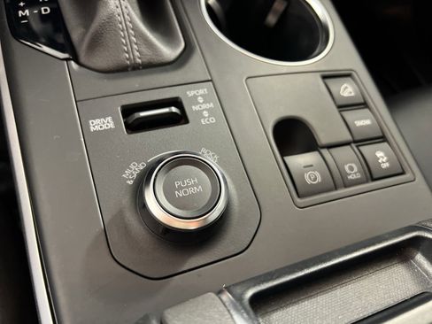Used 2024 Toyota Highlander XSE AWD/4WD image 34