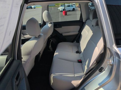Used 2015 Subaru Forester 2.5i Premium AWD/4WD image 10