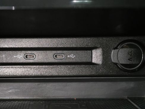 Used 2022 Volkswagen Tiguan SE AWD/4WD image 25