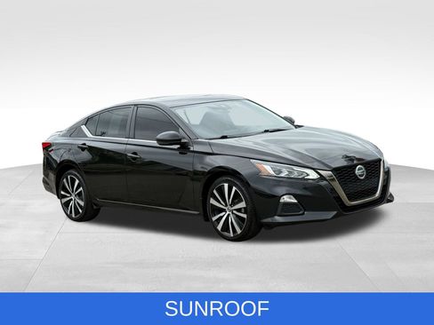 Used 2021 Nissan Altima 2.5 SR w/ SR Premium Package AWD/4WD image 12