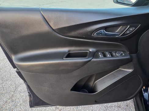 Used 2021 Chevrolet Equinox LT image 33