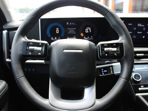 Used 2025 Hyundai Santa Fe SEL FWD image 18