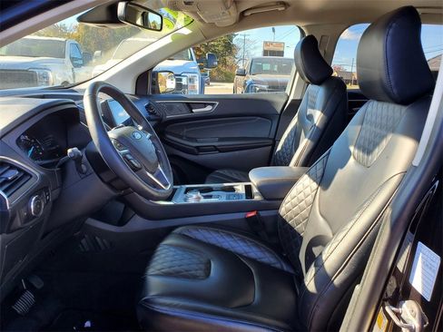 Used 2024 Ford Edge Titanium image 6