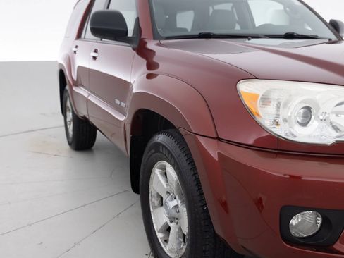 Used 2007 Toyota 4Runner SR5 AWD/4WD image 10