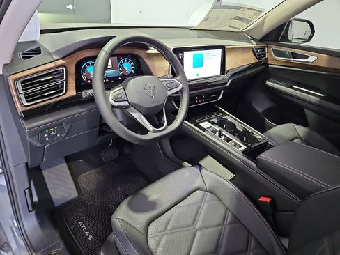 New 2026 Volkswagen Atlas SE FWD image 13