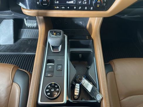 Used 2022 Nissan Pathfinder Platinum w/ Cargo Package image 17