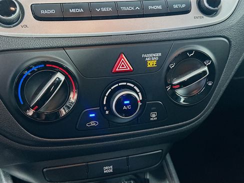 Used 2021 Hyundai Accent SE FWD image 22